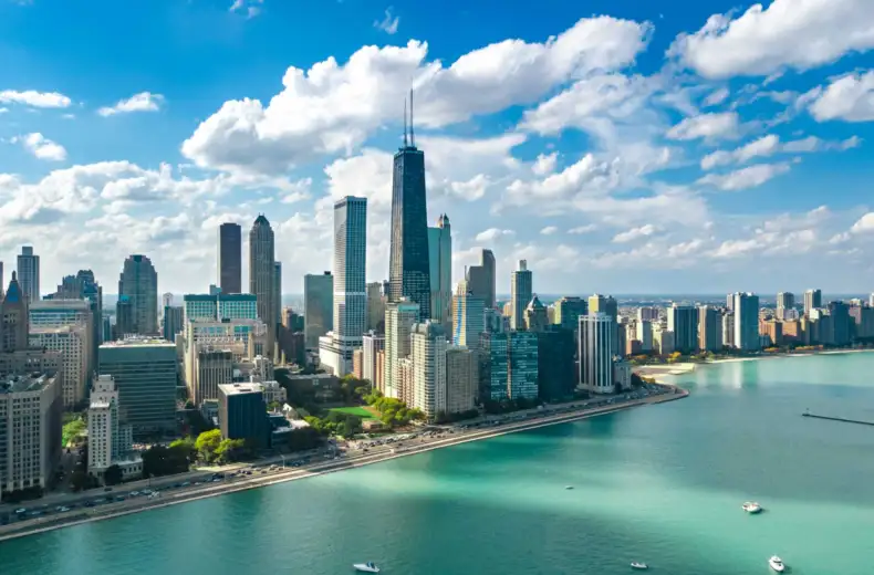 jpeg-optimizer_istock-1141114423_aerial_chicago_downtown_lake-michigan_chicago_illionois.jpg