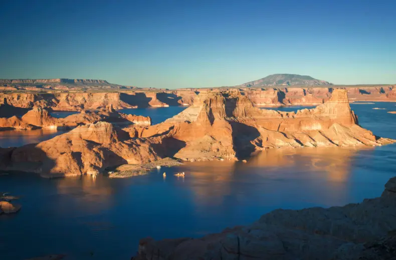 jpeg-optimizer_istock-1296721366_lake_powell_and_mesas_colorado_river_arizona.jpg