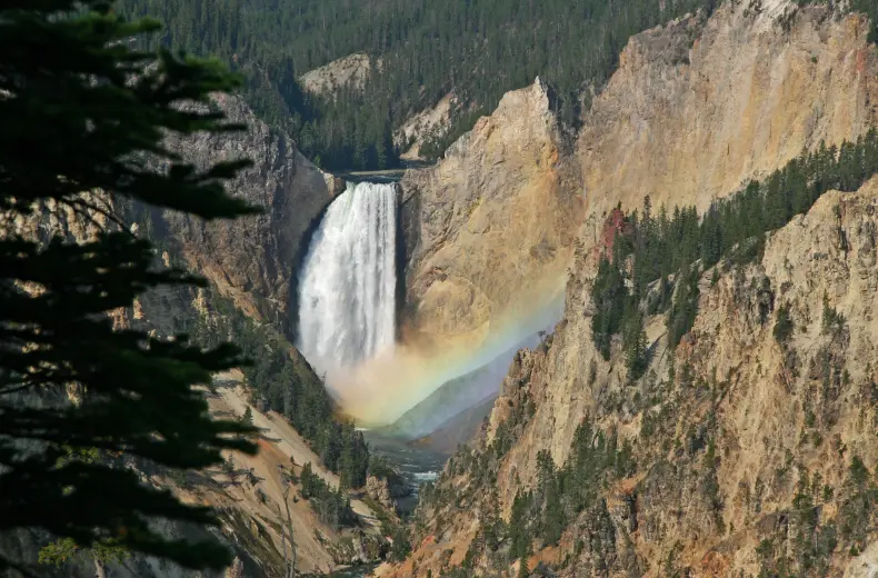 yellowstone-canyon-.JPG