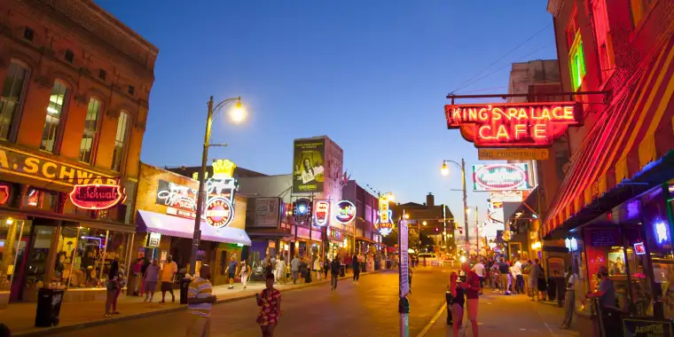 Neon signs at night in Memphis